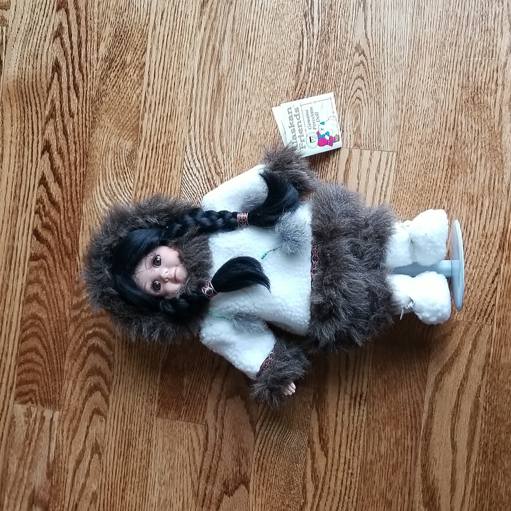 Arctic Circle Ent. Inc. Alaskan Friends Vintage Genuine Porcelain Doll - Picture 2 of 7